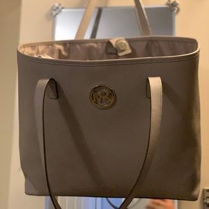 Michael Kors never full tote bag grey
